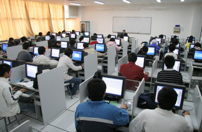 計(jì)算機(jī)實(shí)驗(yàn)中心軟件開發(fā)實(shí)踐與應(yīng)用